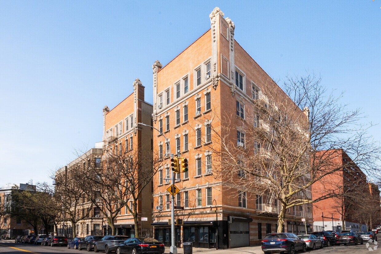 Building Photo - 470 Convent Ave