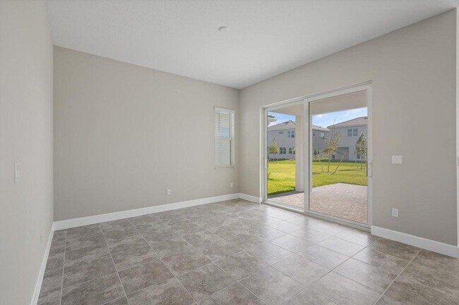 Foto del edificio - 14965 RedCove Pl