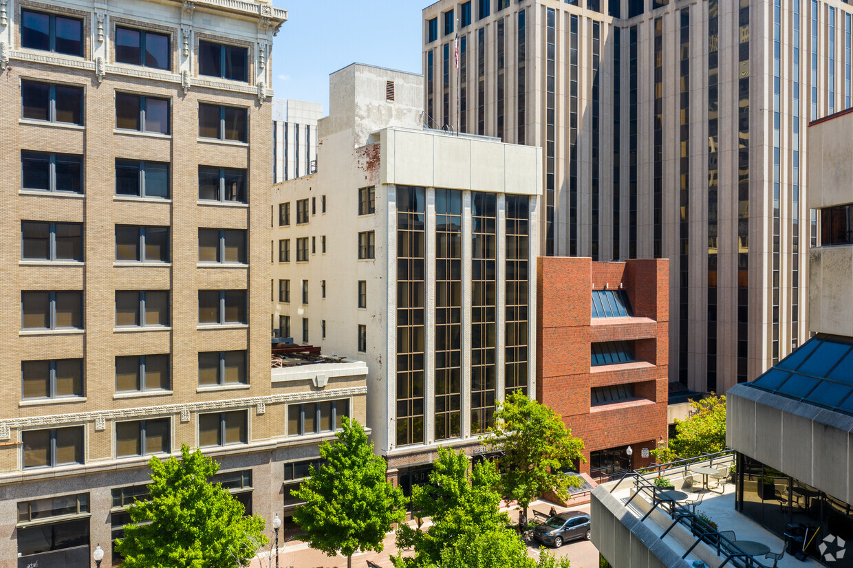 Primary Photo - Oil Capital Building