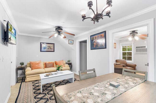 Foto del edificio - 3615 Pinewood Ave