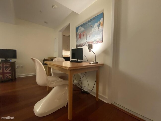 Foto del edificio - 225 S 18th St