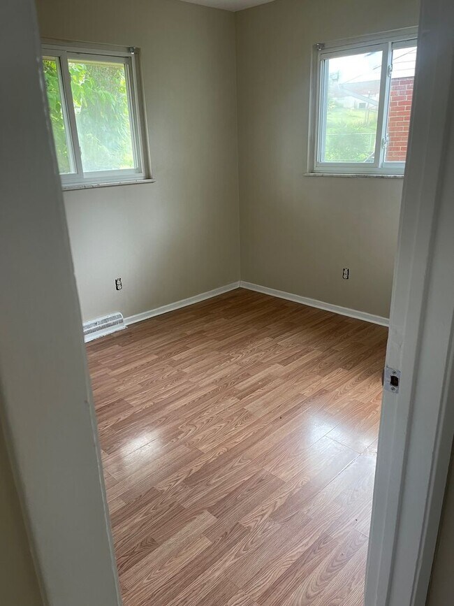 Building Photo - 2414 Bluelark Dr