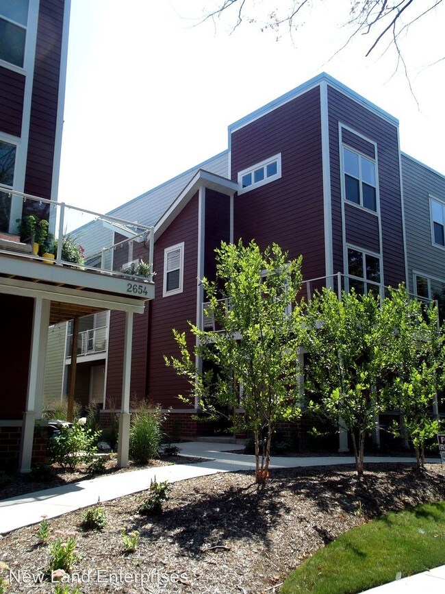 Building Photo - 2656-2656 N Humboldt Blvd