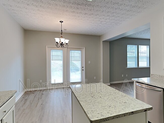 Foto del edificio - 6041 Hemperly Rd