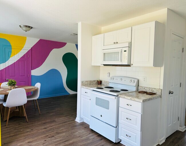 Foto del edificio - 4936 S Lakewood Dr