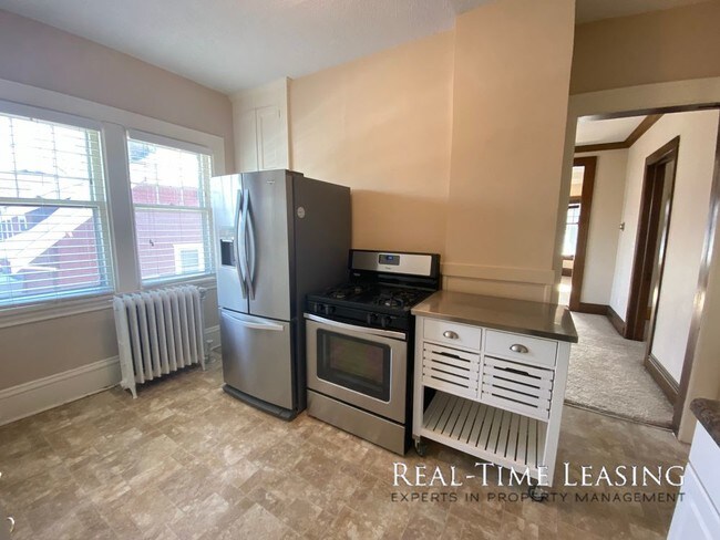 Building Photo - 2BR/1 BA DUPLEX IN ST PAUL AVAILABLE NOW