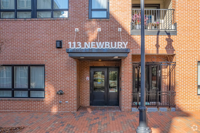 Building Photo - 113 Newbury St