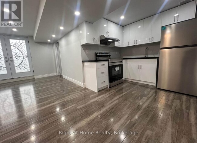 Building Photo - 54 Pace Ave