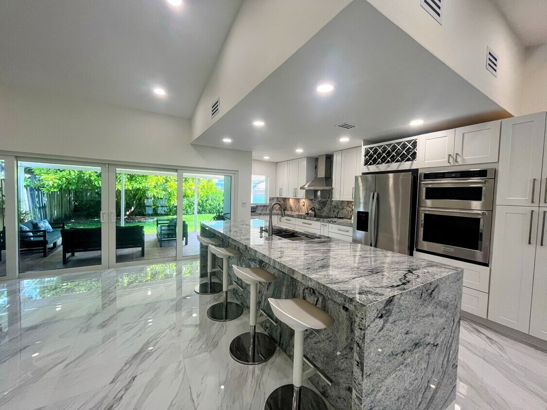 Foto principal - 13375 NW 10th Terrace