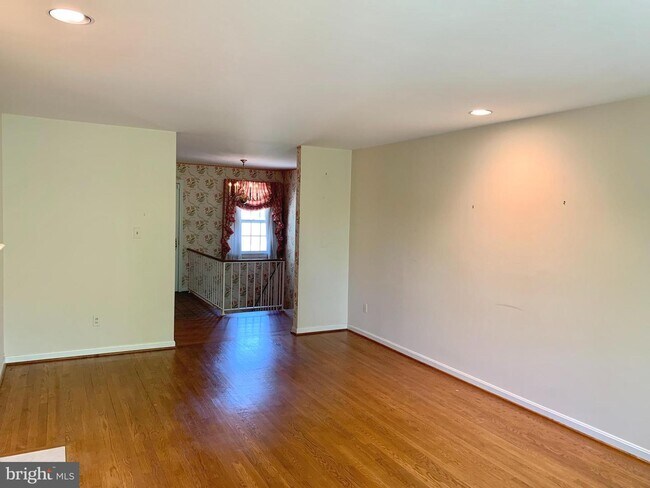 Foto del edificio - 4425 33rd Rd N