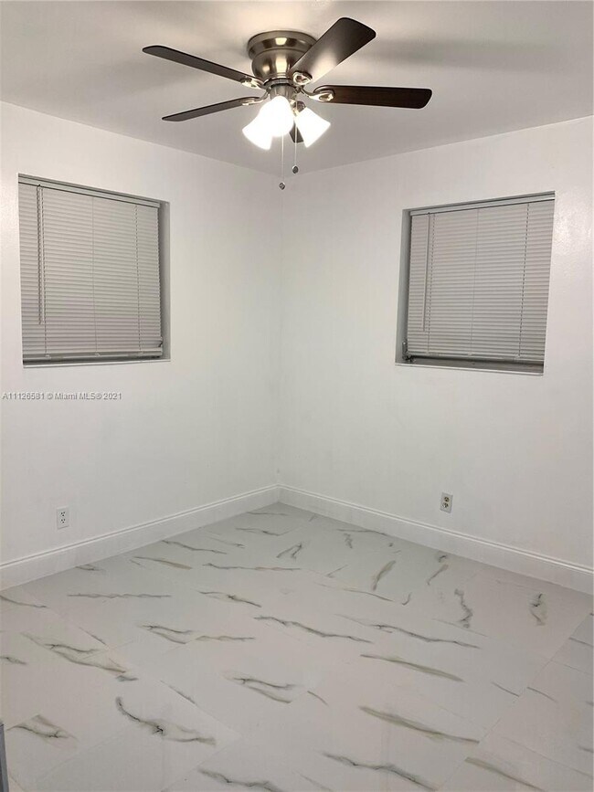 Foto del edificio - 5000 SW 92nd Terrace