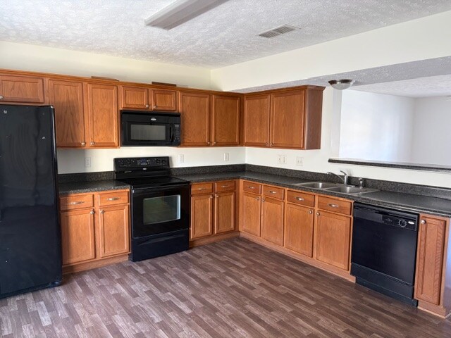 Foto del edificio - 2033 Victory Gallop Ln