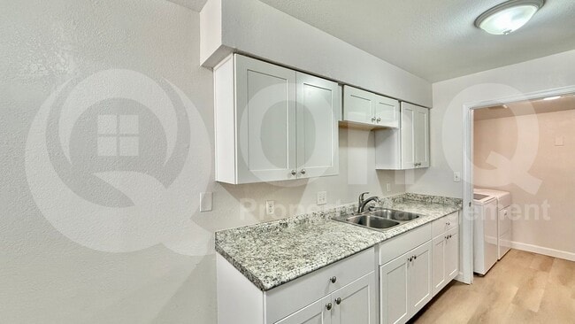 Foto del edificio - 27 W Inglewood St