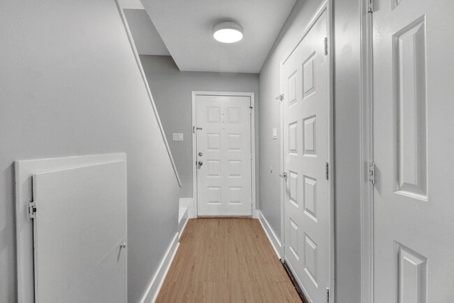 Building Photo - RENOVATED 2 BR | 2 BA Townhome in Goldsboro *less than 2 miles from SJAFB*
