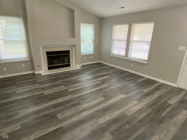 Building Photo - 8457 Traders Ct