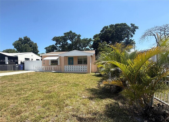 Building Photo - 2318 Dewey St