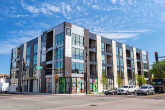 Building Photo - 4747 N Ashland Ave