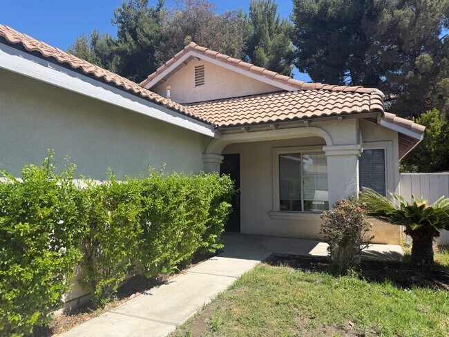Foto del edificio - 24056 Golden Pheasant Ln