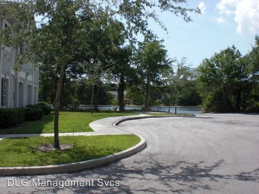 Building Photo - 4001 Dolphin Dr