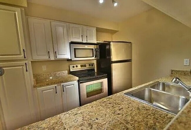 Foto del edificio - 1Bd/1.5Ba Everett Townhouse