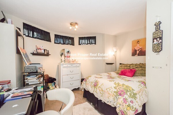 Foto del edificio - 34 Edgerly Rd