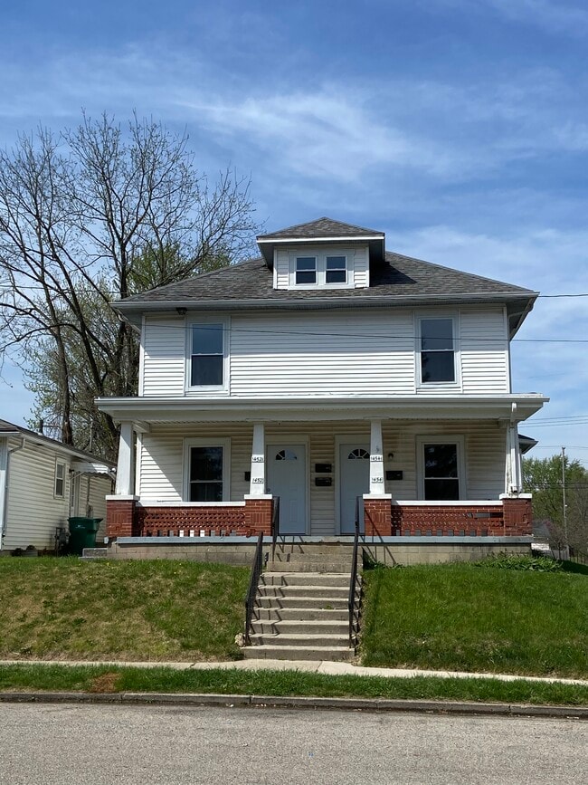 Building Photo - 1454 W Clark St