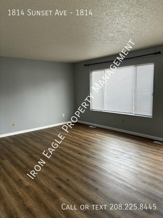 Building Photo - 1814 Sunset Ave