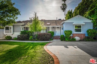 Building Photo - 5419 Gentry Ave