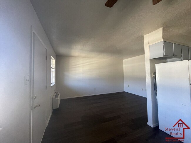 Foto del edificio - 1502 NW Kingsbury Ave