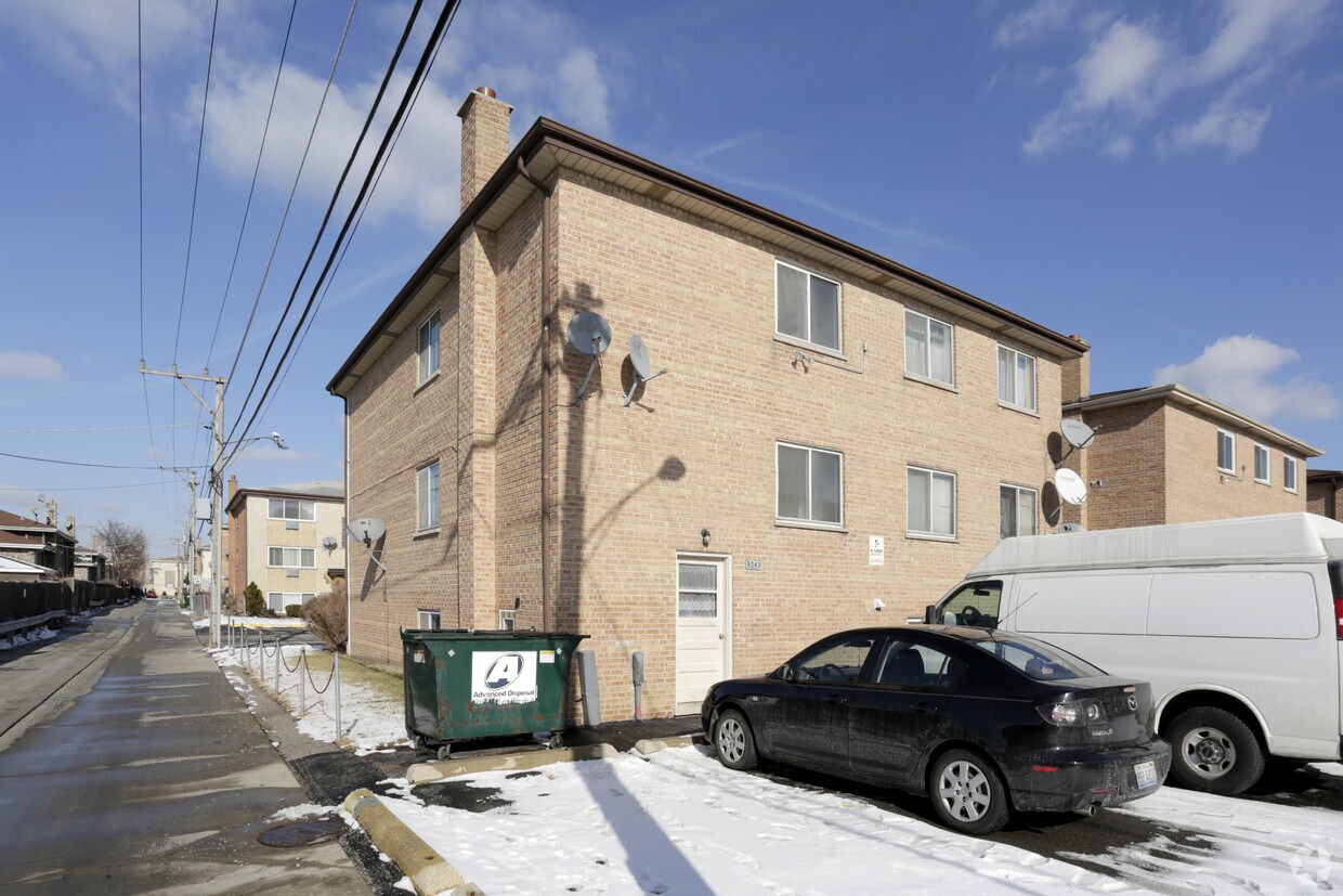Building Photo - 9243 Sally Ln