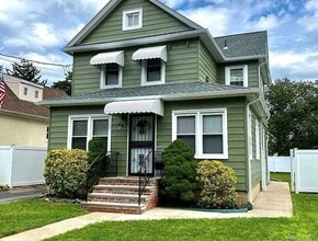 Building Photo - 21 Duane St