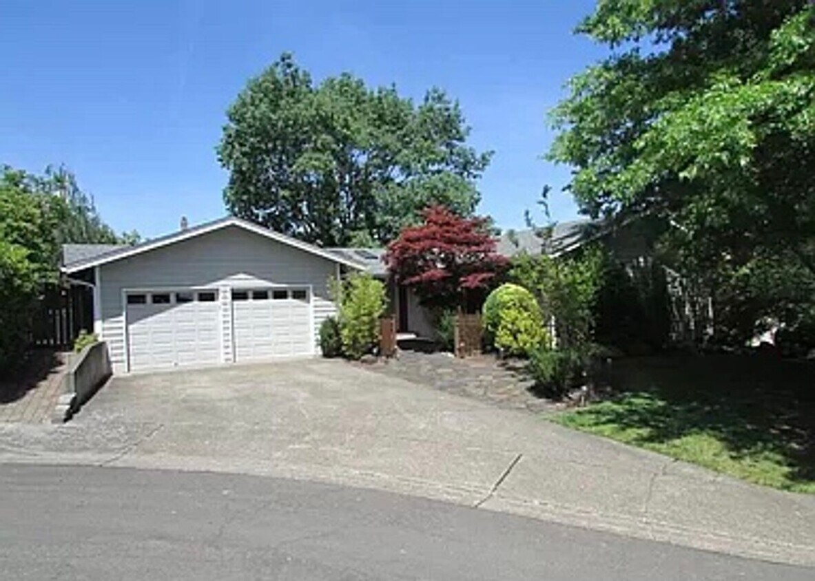 Primary Photo - Stunning 3bedroom 2 bath in Timberhill