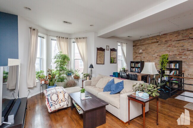 Foto del edificio - 2209 W Race Ave
