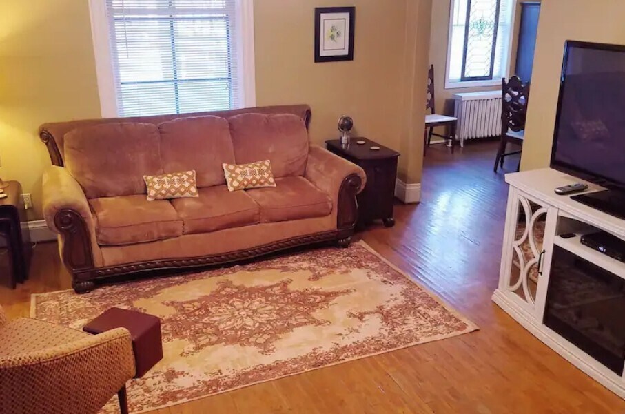 905 Brown St, Sault Sainte Marie, MI 49783 House Rental in Sault