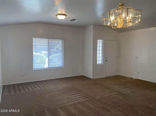 Foto del edificio - 9124 W Heber Rd