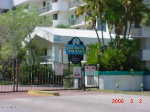 Building Photo - 300 Columbia Dr