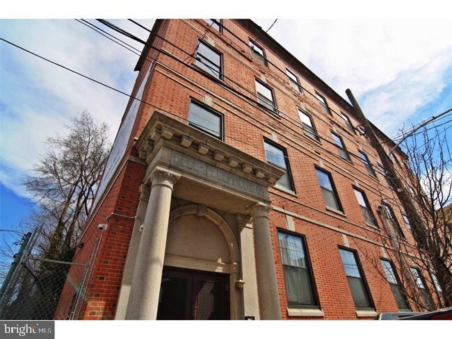Foto del edificio - 1637 Poplar St