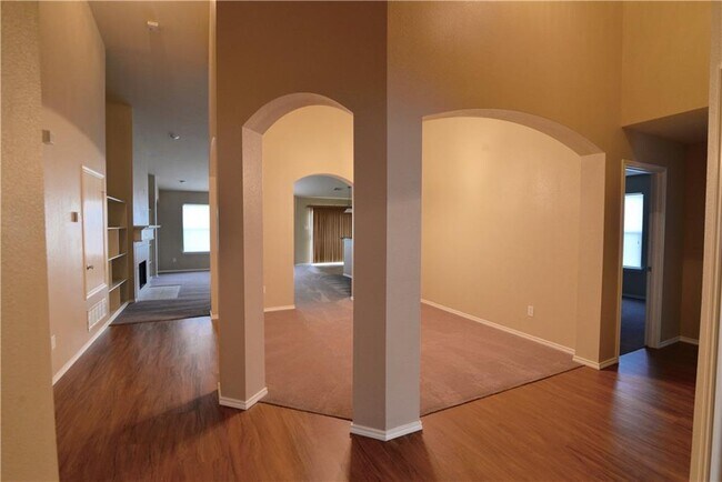 Building Photo - Beautiful Forney home!