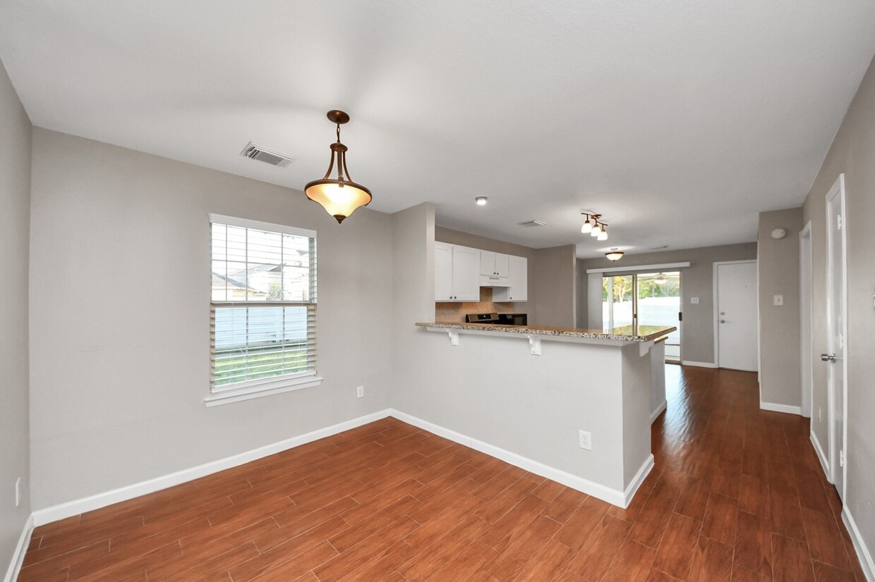 Building Photo - 20641 Patriot Park Ln