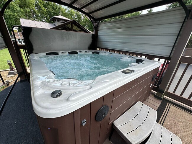 Foto del edificio - FOR LEASE- FULLY FURNISHED, SINGLE-FAMILY HOME IN NORTH MJ!