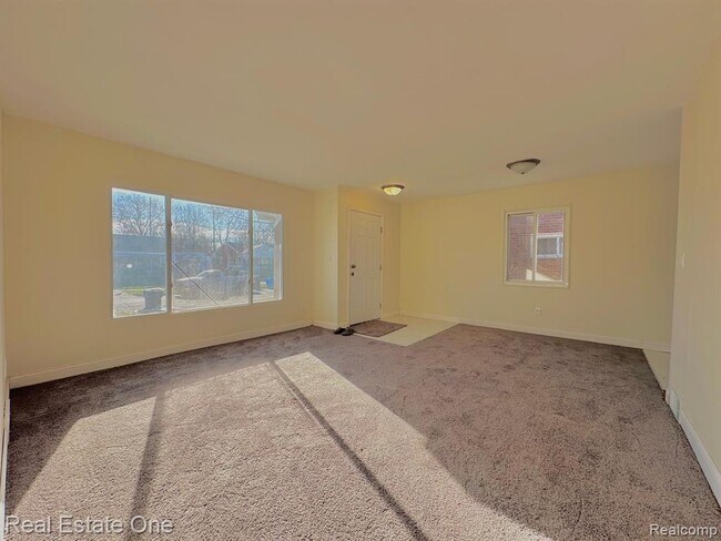 Foto del edificio - 29916 Brooklane St