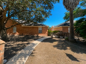 Building Photo - 2105 Kimberly Ln
