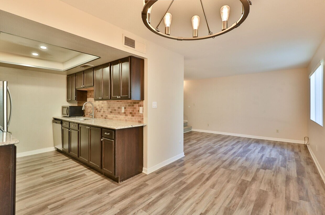 Primary Photo - Desert Vibes & Modern Living in the Heart ...