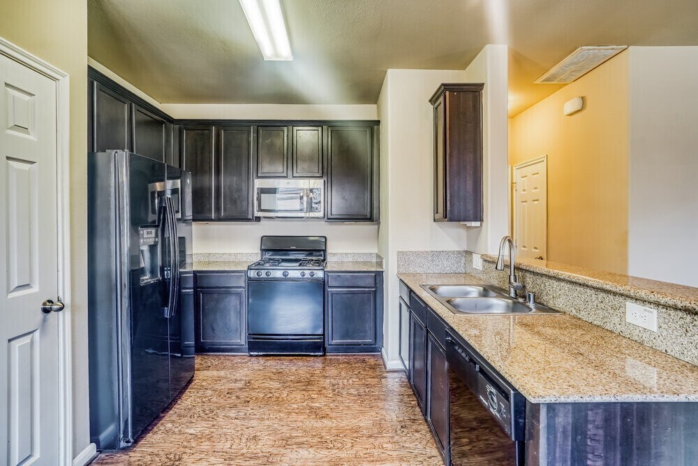 Foto del edificio - 15002 Silhouette Ridge Dr
