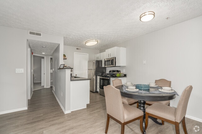 2BR, 2BA - 972SF - Kitchen - Enclave at Albany Park