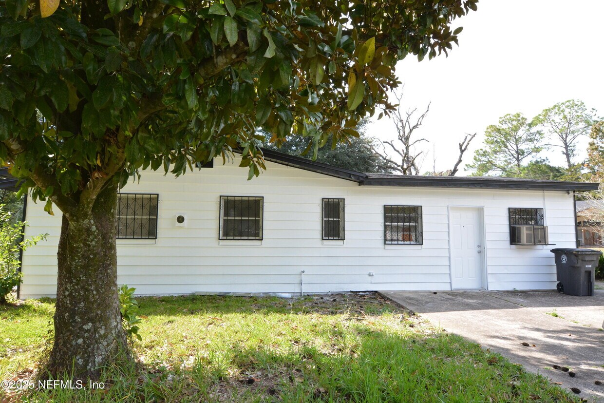 Primary Photo - 6672 Kinlock Dr