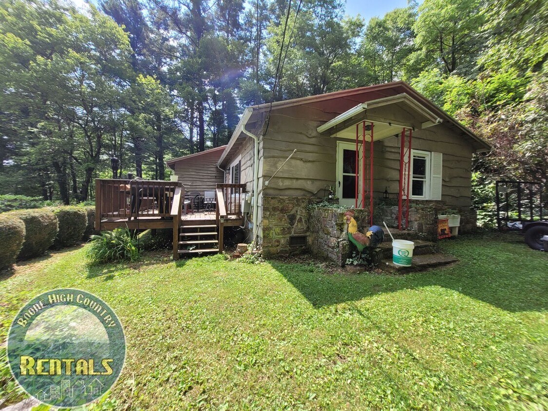 398 Knob Hilll Dr, Newland, NC 28657 House Rental in Newland, NC