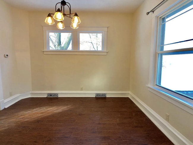 Building Photo - Camburn Corner