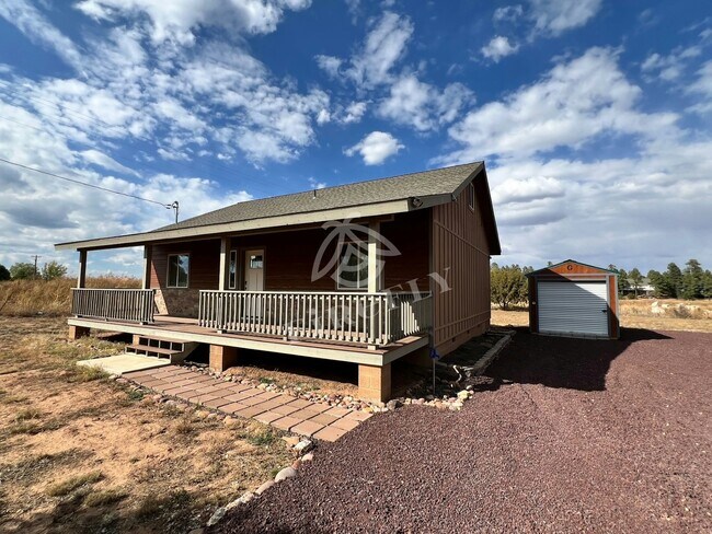 Foto del edificio - 2268 Meadow Ln