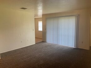 Building Photo - 4811 S Jackson Ave